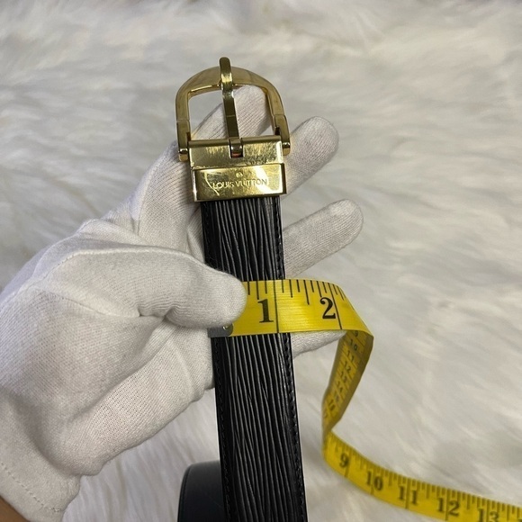 LOUIS VUITTON epi leather belt in black - Picture 10 of 11